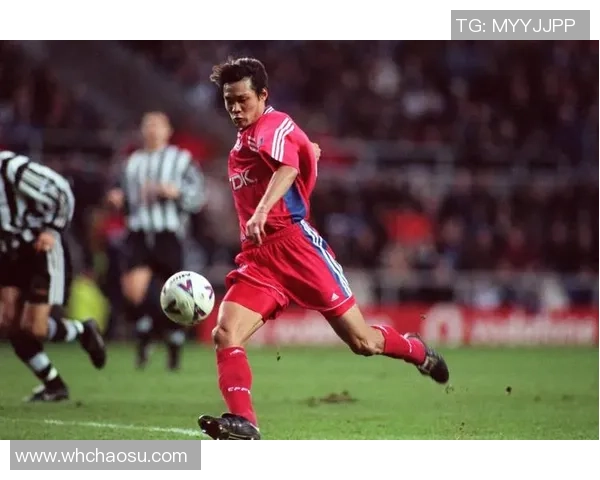 《挑战极限技巧与速度的足球明星1v1对决游戏》 《挑战极限技巧与速度的足球明星1v1对决游戏》