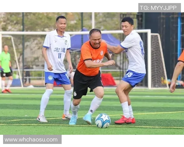 中国足球男球星形象展现新时代体育风采与荣耀