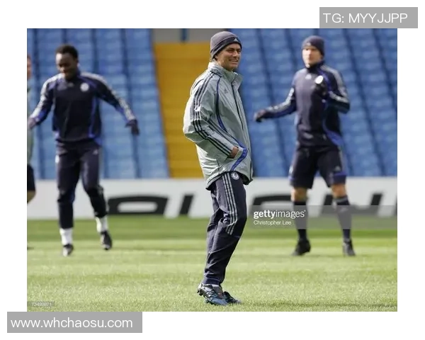 克罗斯专属足球鞋设计灵感与性能解析 王者之脚的完美搭档 克罗斯专属足球鞋设计灵感与性能解析 王者之脚的完美搭档