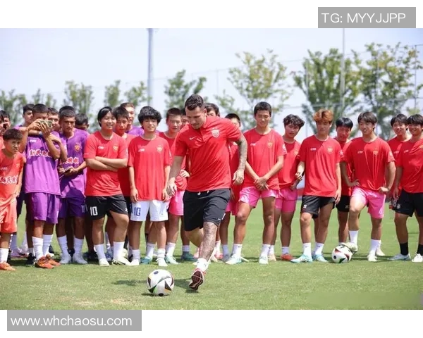 大连业余足球球星的成长之路与草根精神的城市记忆