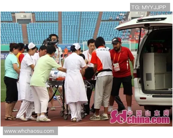 抽取足球场景动态卡，开启球星激情对决，重现精彩瞬间与无限可能